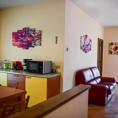 Easy Welcome Casa Letizia Apartament